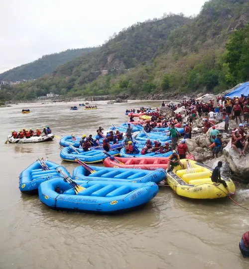 Camping with 16 Km Rafting @ Rs 3500