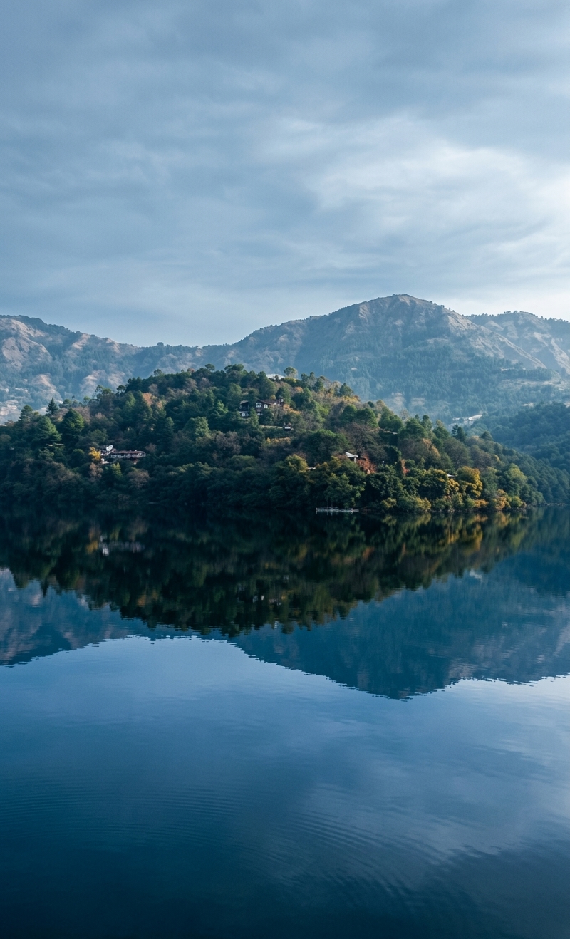 Naukuchiyatal Lake of Nine Corners near Nainital — paragliding, zorbing, kayaking and lakeside adventure in Uttarakhand