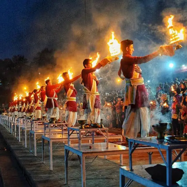 Ganga Aarti Triveni Ghat ,best places to visit in uttarakhand, places to visit at rishikesh, places to visit in rishikesh, Rishikesh Places, rishikesh tourist places, things to do at rishikesh, things to do in rishikesh, Thins to do in rishikesh, tourist places in rishikesh, uttarakhand places, Uttarakhand tourist places, visiting places in rishikesh