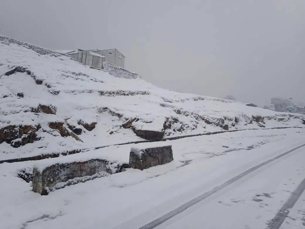 Snowfall in uttarakhand chopta