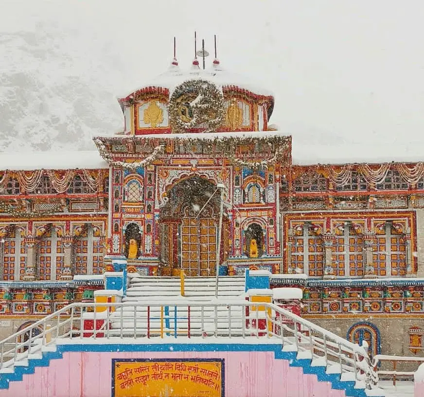 snowfall in uttarakhand badrinath