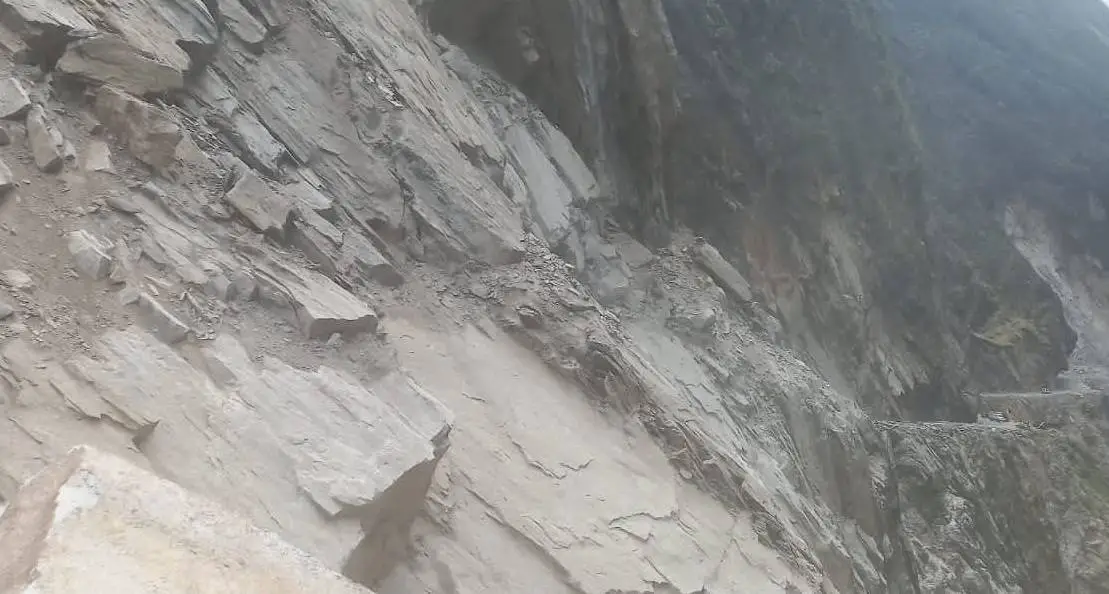 Uttarakhand Massive Landslide in Pithoragarh Leaves 300 Travelers Stranded in Distress